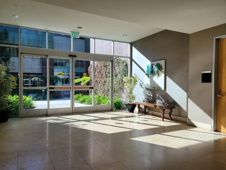 skypark surgery center - interior lobby/entrance