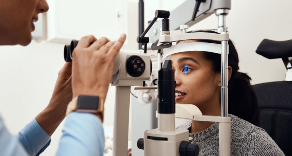 woman with eye doctor