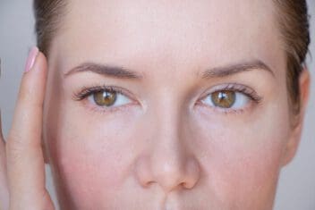 woman hazel eyes