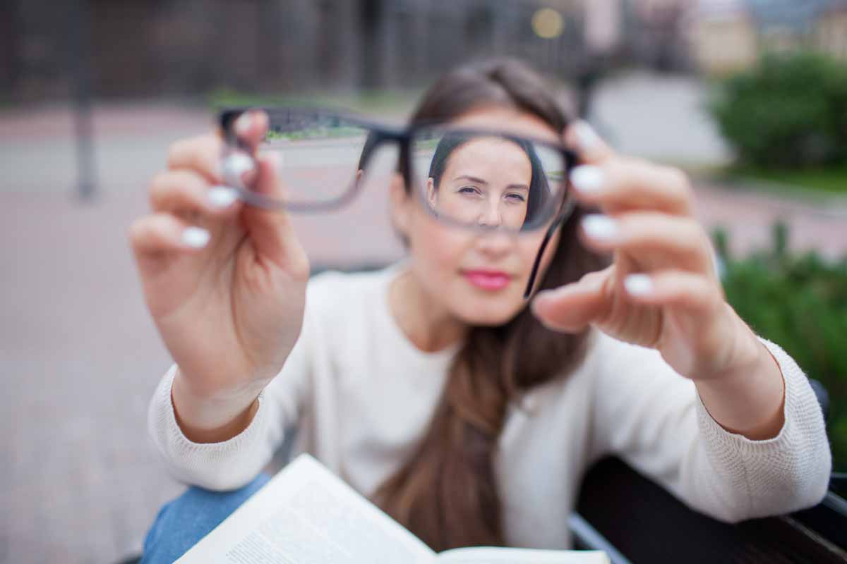 woman with myopia